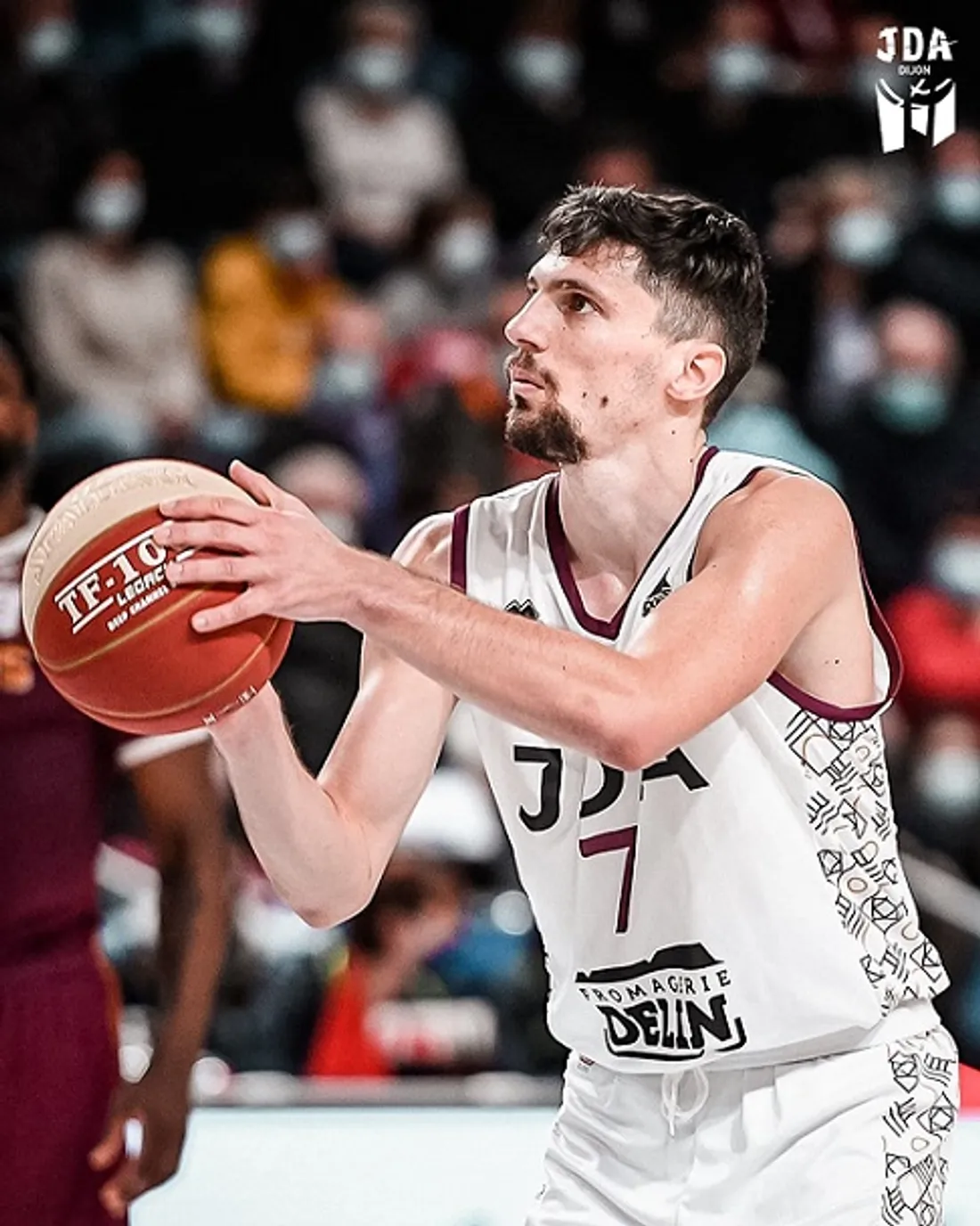 Le meneur de jeu croate Toni Katić poursuit son aventure à la JDA